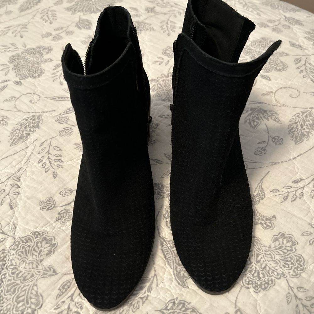 Lucky Brand Black Ankle Booties size 10